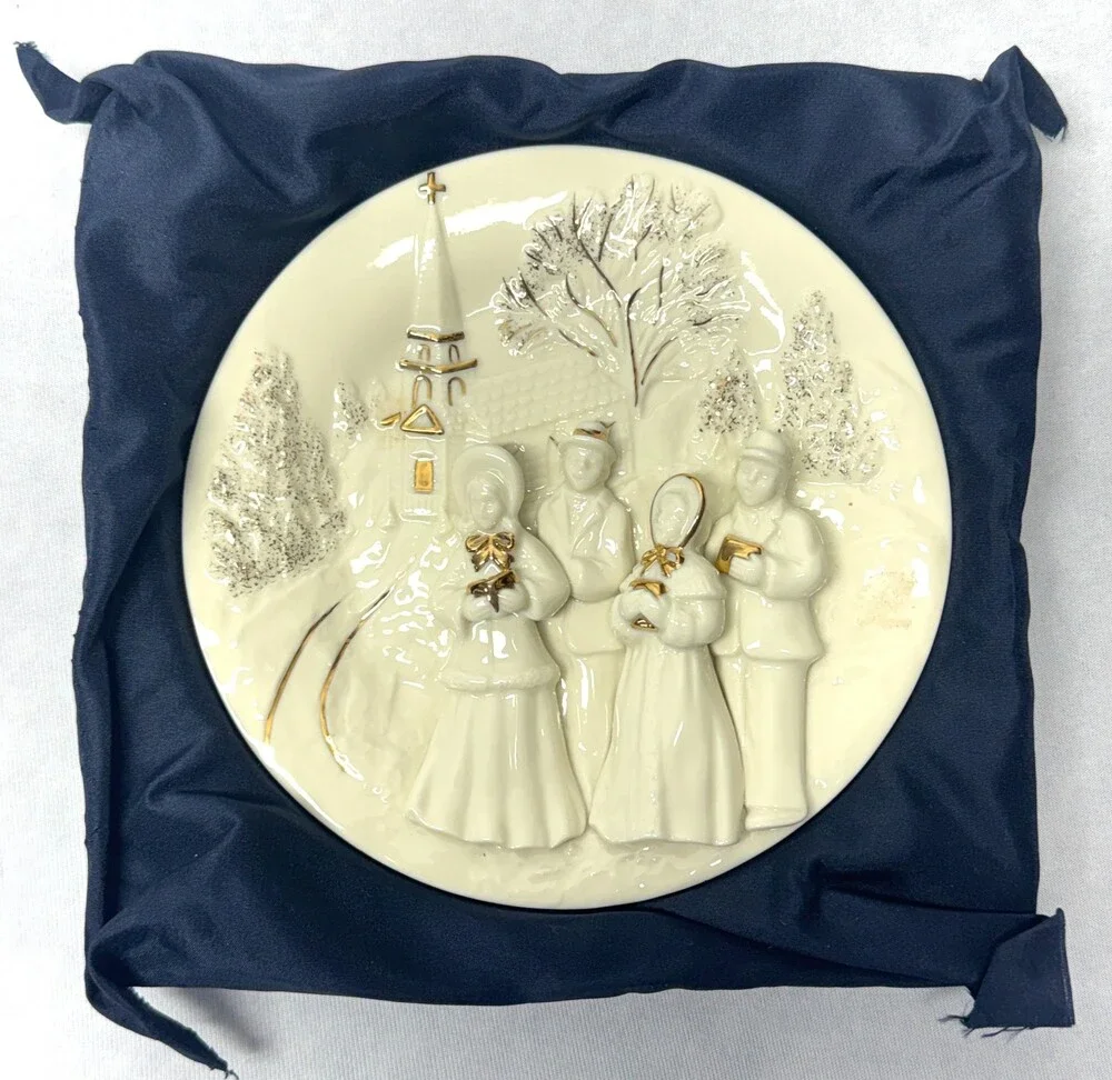 Mikasa Christmas Plate Carolers Church 3D Porcelain FK001 Holiday Elegance
